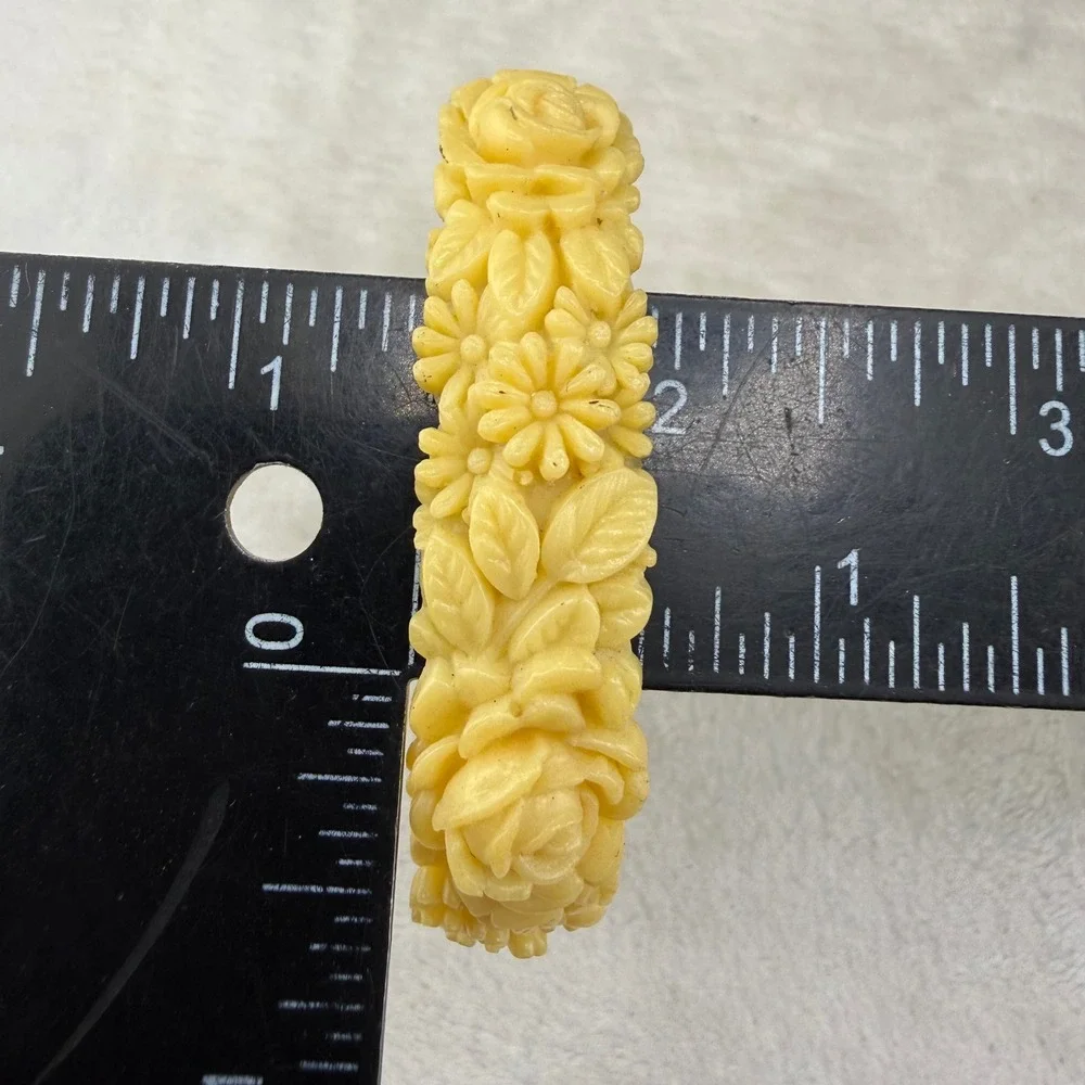 Vintage Molded Celluloid Floral Bangle Bracelet Yellow Rose Daisy Resin 8